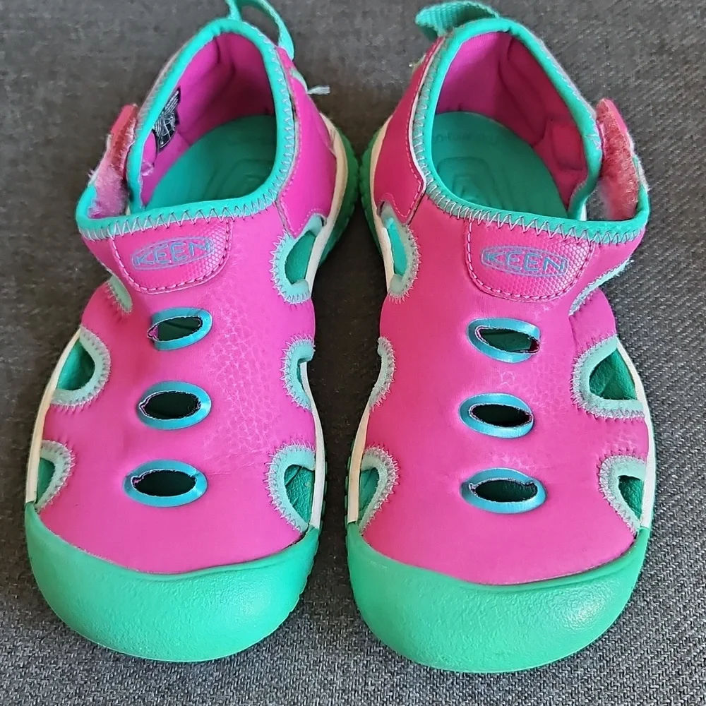 Two Pair Of Kids Water Shoes - Keen and Native - Picture 4 of 13